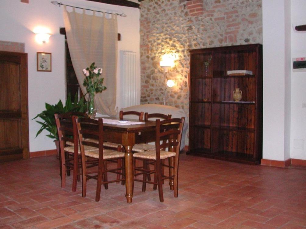 בית הארחה Valli 	Casale Il Colombaio Di Toiano מראה חיצוני תמונה
